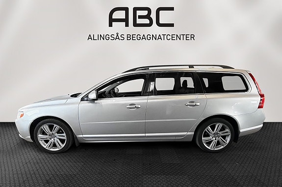Volvo V70 2 of 30