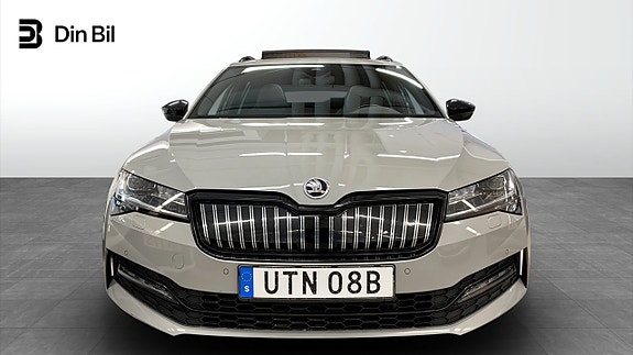 Skoda Superb 4 of 5