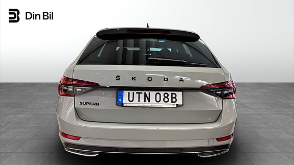 Skoda Superb 5 of 5
