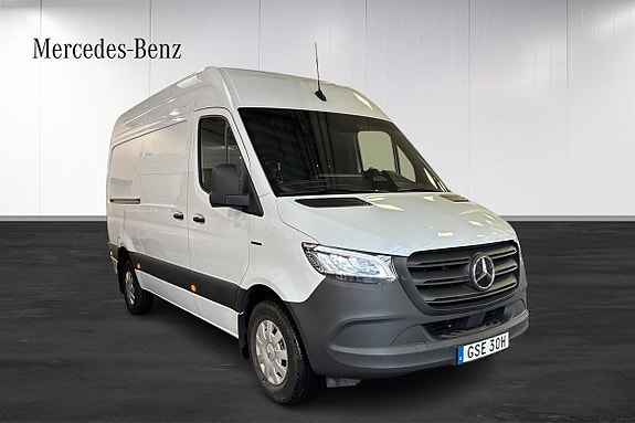 Mercedes-Benz eSprinter 320 2 of 18