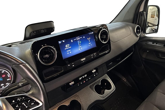 Mercedes-Benz eSprinter 320 8 of 18