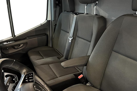 Mercedes-Benz eSprinter 320 13 of 18