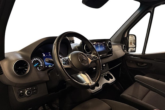 Mercedes-Benz eSprinter 320 4 of 18