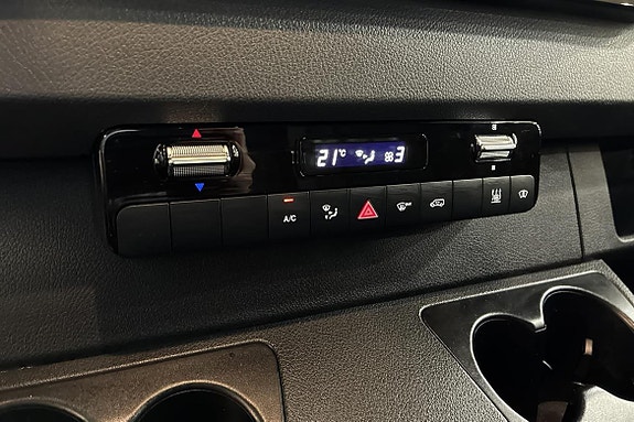 Mercedes-Benz eSprinter 320 12 of 18