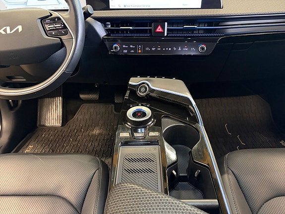Kia EV6 11 of 21