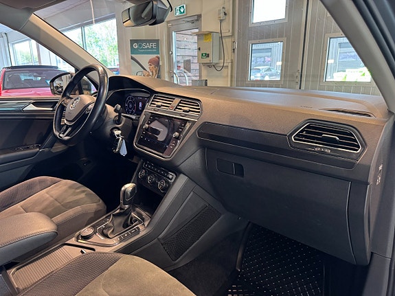 Volkswagen Tiguan 9 of 26