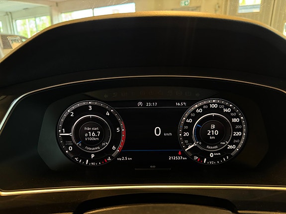 Volkswagen Tiguan 10 of 26