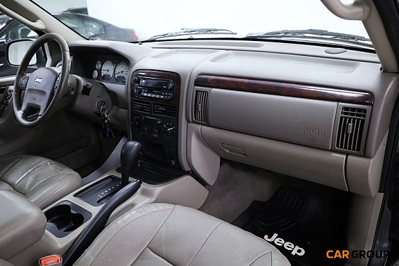 Jeep Grand Cherokee 11 of 17