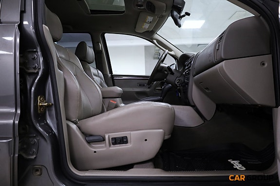 Jeep Grand Cherokee 13 of 17