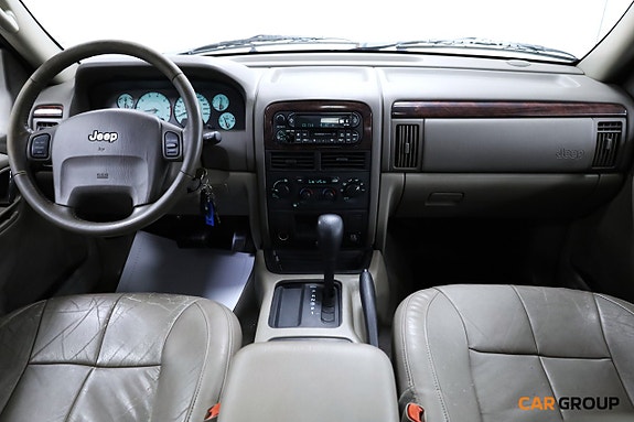 Jeep Grand Cherokee 9 of 17