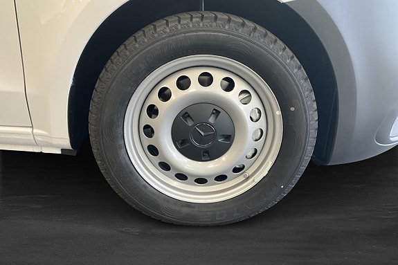 Mercedes-Benz eVito 129 9 of 13