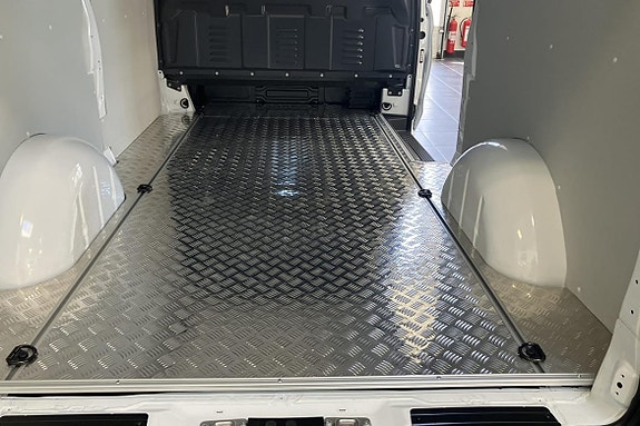 Mercedes-Benz eVito 129 4 of 13