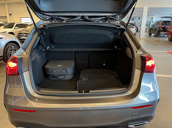 Mercedes-Benz A250 e 9 of 18
