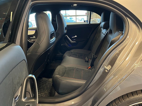 Mercedes-Benz A250 e 15 of 18