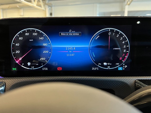 Mercedes-Benz A250 e 11 of 18