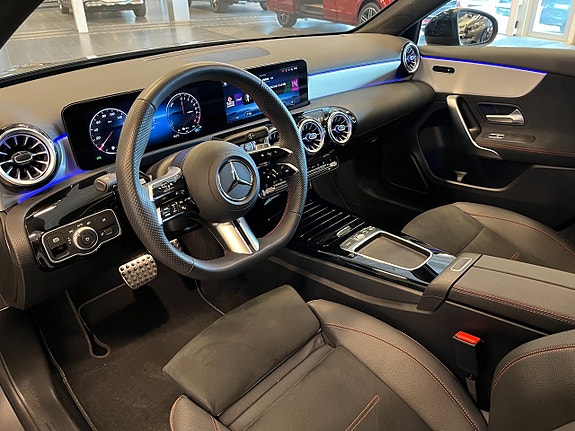 Mercedes-Benz A250 e 10 of 18