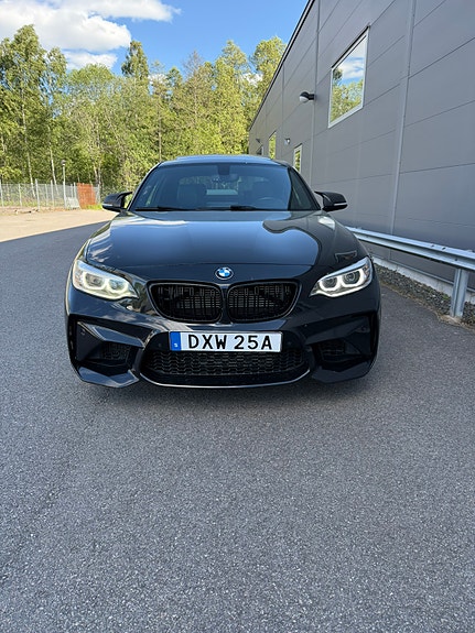 BMW M235i 2 of 5