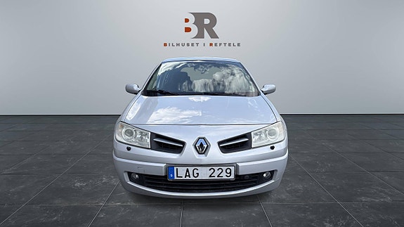 Renault Megane 2 of 11