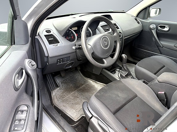 Renault Megane 6 of 11