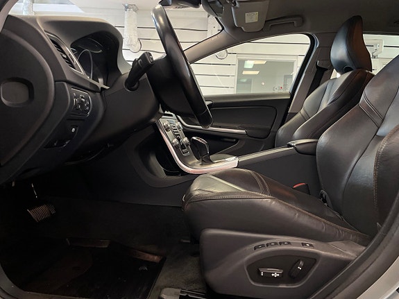 Volvo V60 Cross Country 5 of 5