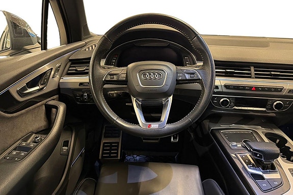 Audi Q7 12 of 28