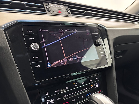 Volkswagen Passat Alltrack 22 of 25