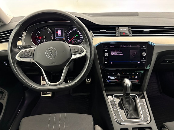 Volkswagen Passat Alltrack 19 of 25