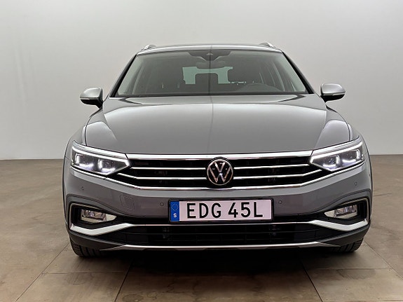 Volkswagen Passat Alltrack 9 of 25