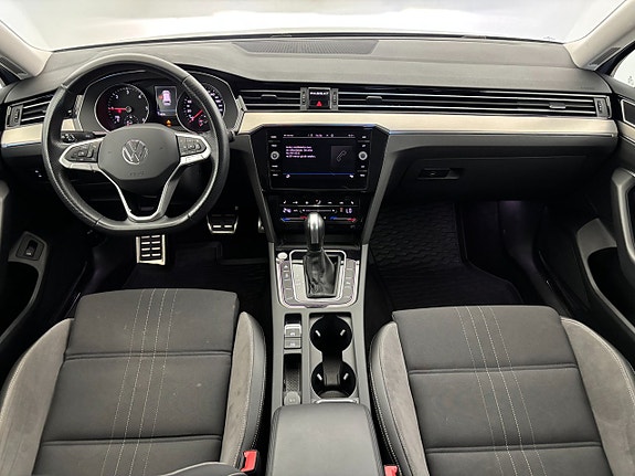 Volkswagen Passat Alltrack 18 of 25