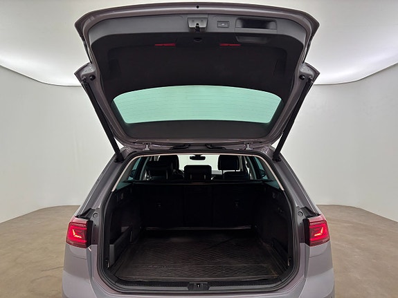 Volkswagen Passat Alltrack 24 of 25