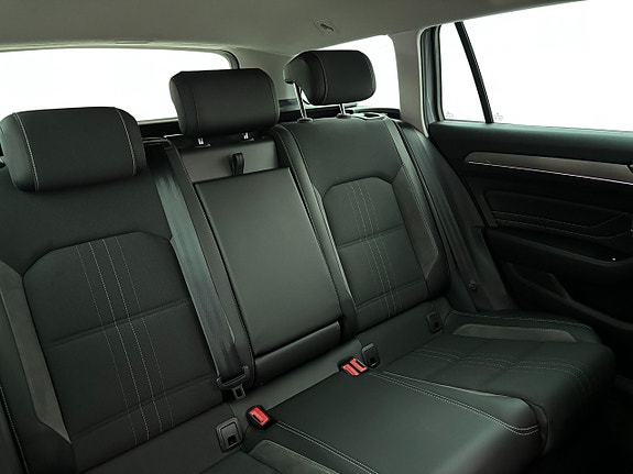 Volkswagen Passat Alltrack 21 of 25