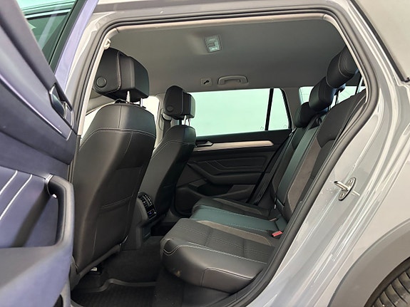 Volkswagen Passat Alltrack 13 of 25