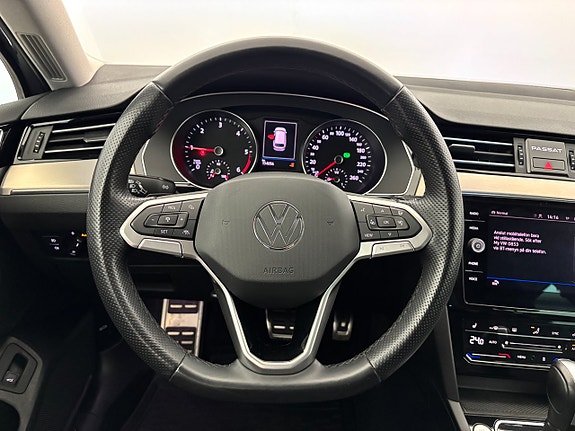 Volkswagen Passat Alltrack 15 of 25