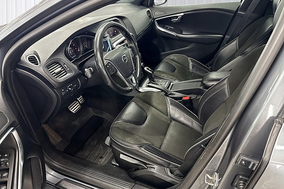 Volvo V40 17 of 20