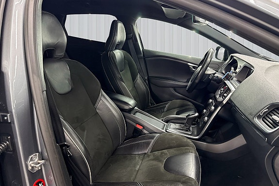 Volvo V40 18 of 20
