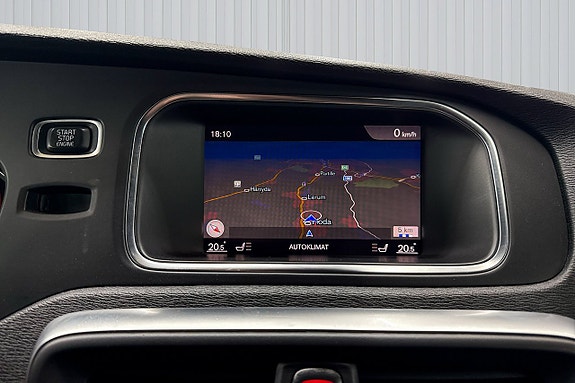 Volvo V40 12 of 20