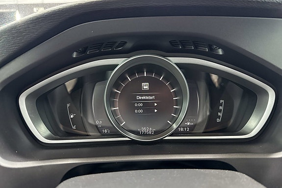 Volvo V40 16 of 20