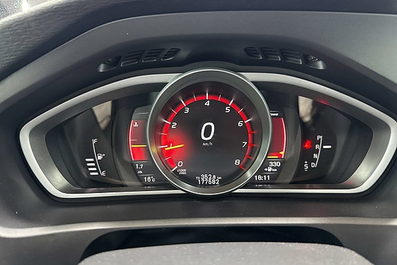 Volvo V40 15 of 20