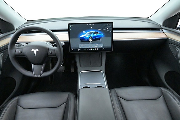 Tesla Model Y 6 of 27