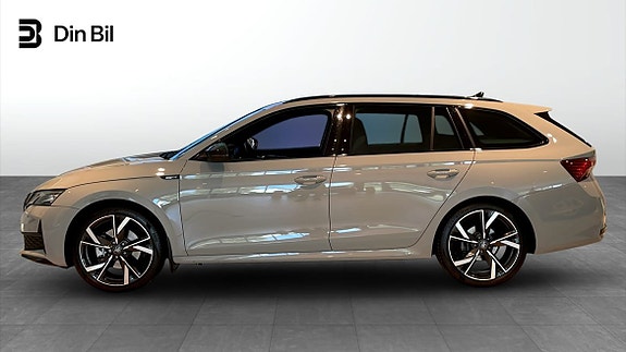 Skoda Octavia 2 of 5