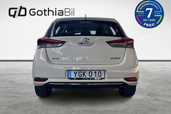 Toyota Auris 6 of 20
