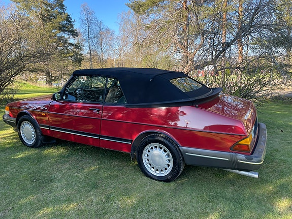 Saab 900 3 of 5