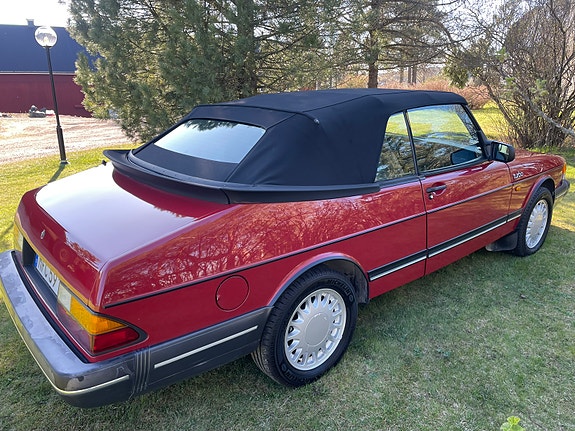 Saab 900 4 of 5