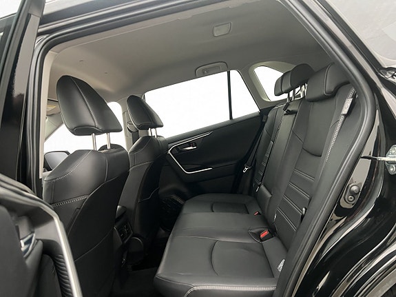 Toyota RAV4 27 of 30