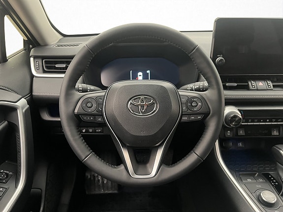 Toyota RAV4 16 of 30
