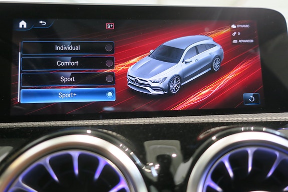 Mercedes-Benz CLA35 12 of 16