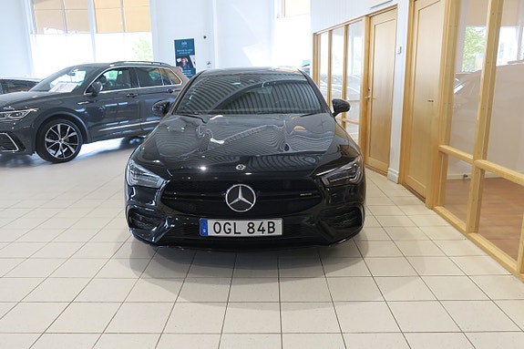 Mercedes-Benz CLA35 3 of 5