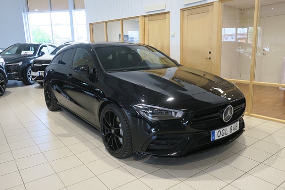 Mercedes-Benz CLA35 2 of 5