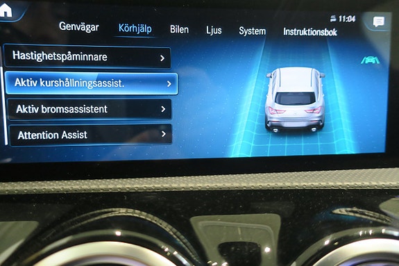 Mercedes-Benz CLA35 13 of 16