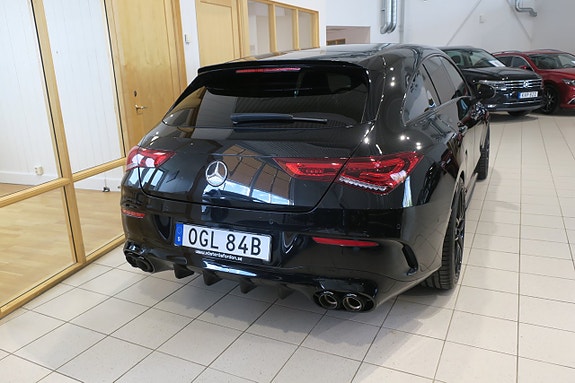 Mercedes-Benz CLA35 4 of 5